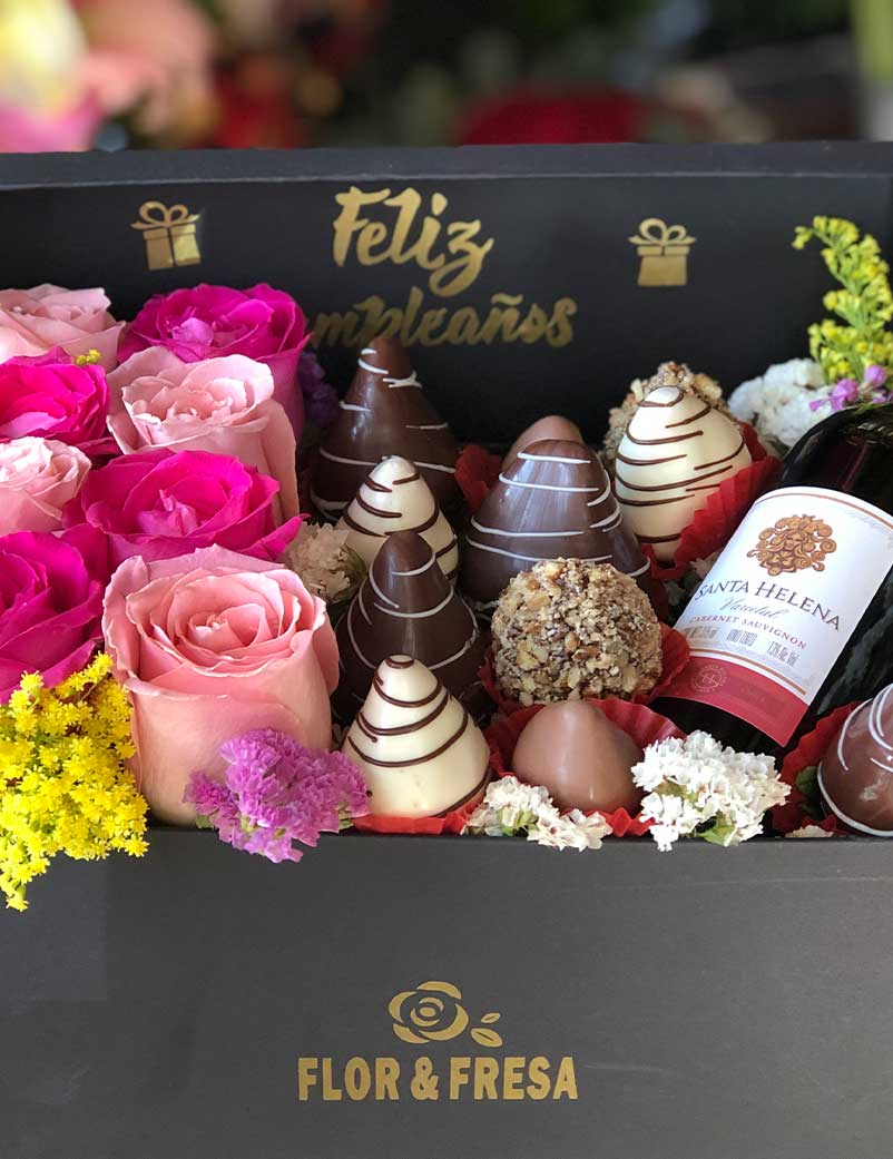 319 Memory box rosas, fresas y vino - Flor y Fresa